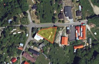 Ponúkame Vám na predaj slnečný mierne svahovitý pozemok s ro