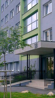 'Apartmán v ružovej verzii' (bývanie pri centre so zariadení