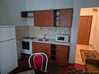 Ponúkam na predaj 3 izbový byt s balkónom v pôvodnom stave, 