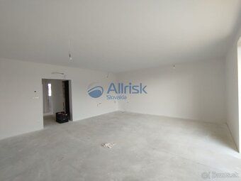 Hľadáte moderné bývanie pre mladú rodinu, v tesnej blízkosti