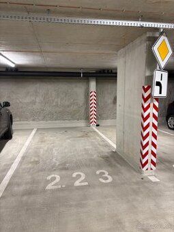 Ponúkam na prenájom parkovacie miesto v podzemnej garáži (mo