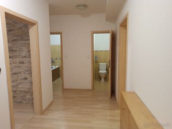 Prenajmem 2-izbový byt v centre mesta Skalica. Plocha bytu j