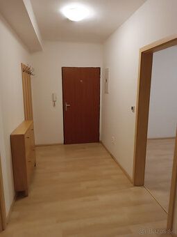 Prenajmem 2-izbový byt v centre mesta Skalica. Plocha bytu j