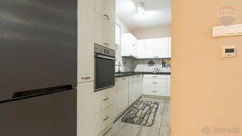 Hľadáte rodinný dom so starostlivosťou takmer ako byt? A hľa