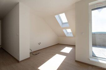 EXKLUZÍVNE IBA U NÁS! Realitná kancelária RE/MAX ponúka na N