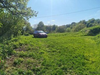 Ponúkam na predaj pozemok o výmere 861 m2. Pozemok sa nachád