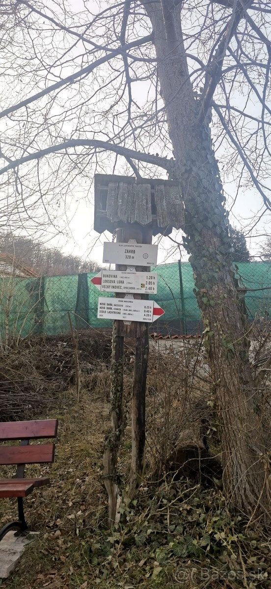 Ponúkame Vám na predaj dom v kľudnej časti Záhrb, Nová Baňa.