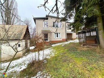 Ponúkame Vám na predaj dom v kľudnej časti Záhrb, Nová Baňa.