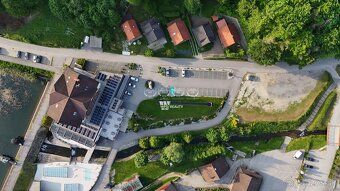 Exkluzívne vám ponúkame jedinečnú, kompletne zariadenú zrubo