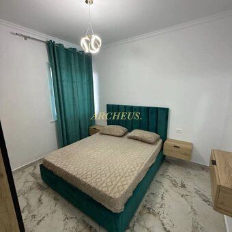 🏡 Moderný 2-izbový apartmán s výhľadom na more – Drač (Golem