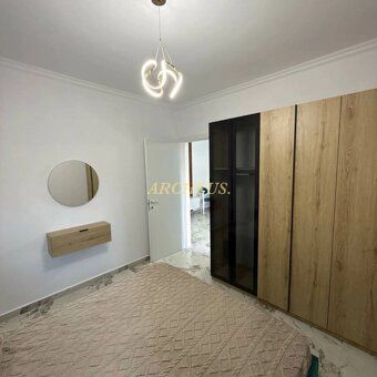 🏡 Moderný 2-izbový apartmán s výhľadom na more – Drač (Golem