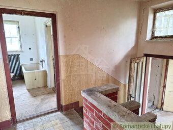 Rodinný dom je postavený na pozemku s rozlohou 2130m2. Pozem