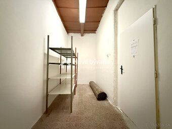 Typ: Obchodné priestory Ulica: Hlavné nám. Obec: Šahy
N220-1