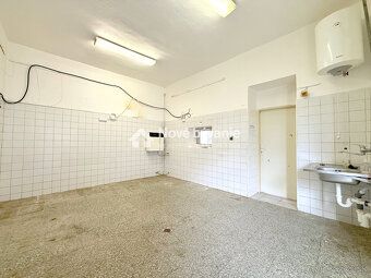 Typ: Obchodné priestory Ulica: Hlavné nám. Obec: Šahy
N220-1