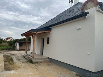 NA PREDAJ KOMPLETNE ZREKONŠTRUOVANÝ RODINNÝ DOM S VEĽKÝM POZ