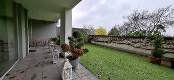 Ponúkame Vám na predaj nádherný 2 – izbový byt s terasou v T