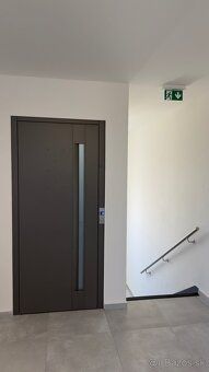 INVESTIČNÝ 2-IZBOVÝ BYT – STRÁŽSKE (centrum) – v novo skolau