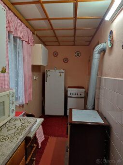 Ponúkam na predaj útulnú chatu v nádhernom prostredí nad obc
