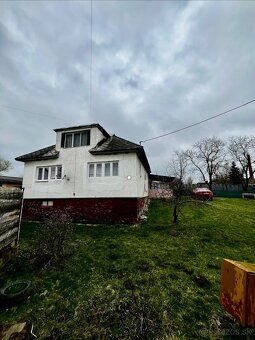 🏡Ponúkame na predaj jednopodlažný 4‑izbový rodinný dom po re