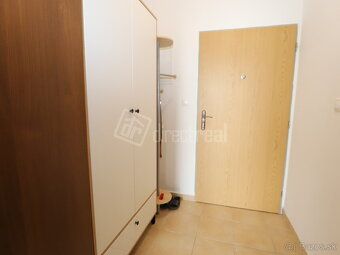Kompletne zariadený dvojizbový byt 50 m2 s balkónom v bytovo