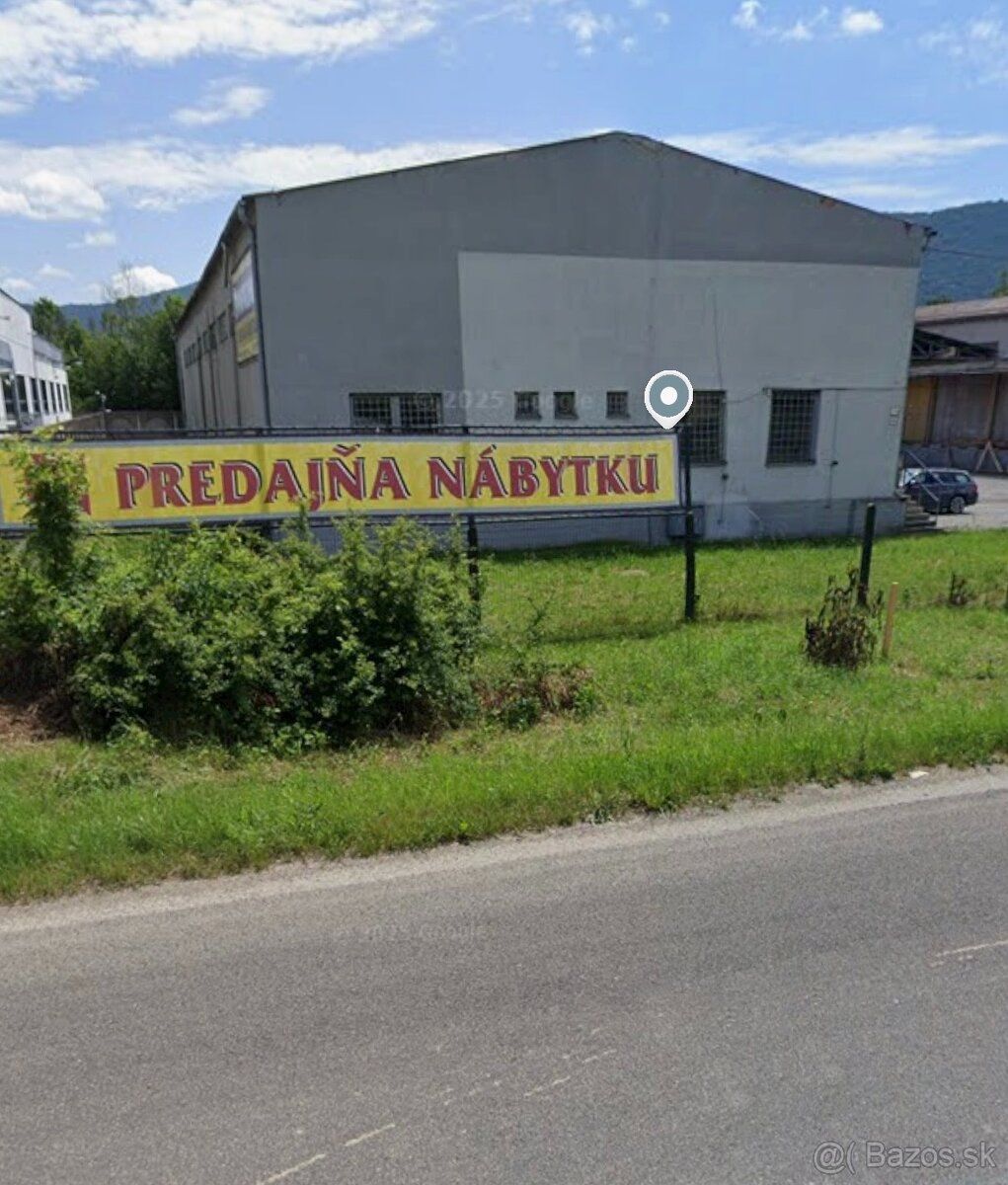 Ponúkame na predaj skladový areál
Zastavaná plocha a nádvori