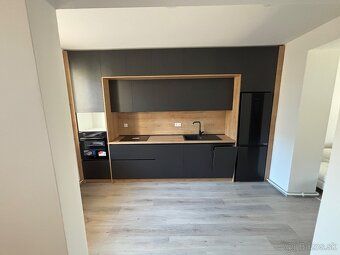 PONUKAM NA PRENAJOM V CENTRE MESTA ZVOLEN 1,5 IZBOVY BYT 50m