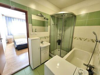 RE/MAX Joy ponúka na predaj priestranný 3-izbový byt s loggi