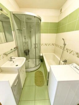 RE/MAX Joy ponúka na predaj priestranný 3-izbový byt s loggi