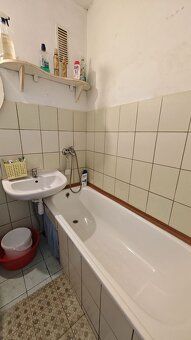 Základné informácie: Ponúkame na predaj veľkometrážny 3-izbo
