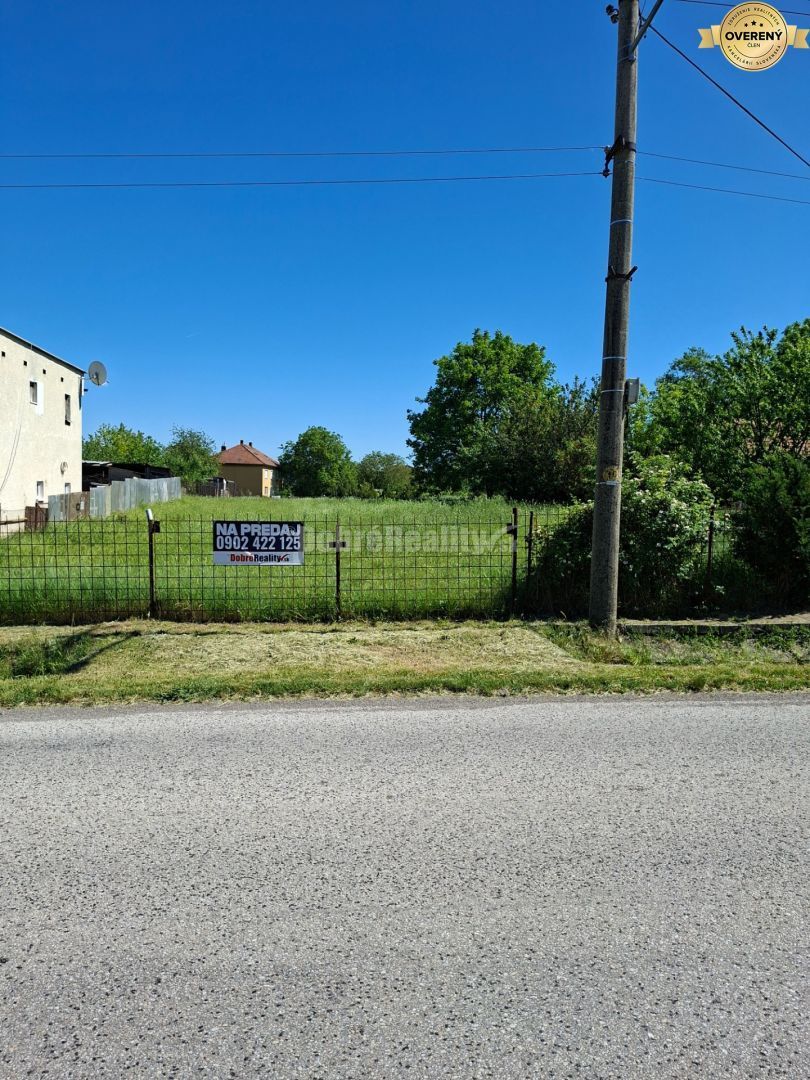 Ponúkame vám na predaj stavebný pozemok v obci Jasová, 17 km