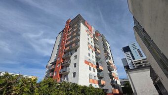 Lokalita : Žilina - Vlčince II, The CUBE Sekcia : predaj Dru
