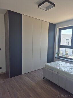 Ponúkame na prenájom luxusnú nadčasovú 5 izbovú vilu len na 
