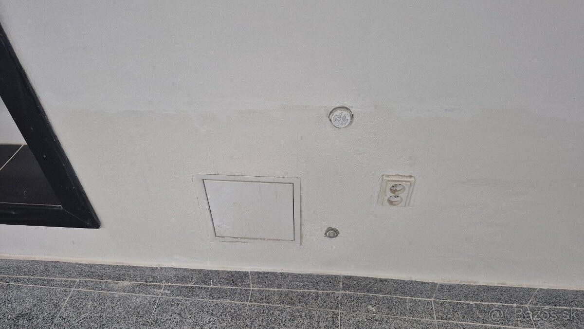 ID 3179 Prenájom: obchodný / prevádzkový priestor, centrum P