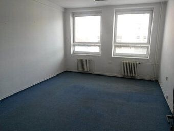 ID 3179 Prenájom: obchodný / prevádzkový priestor, centrum P