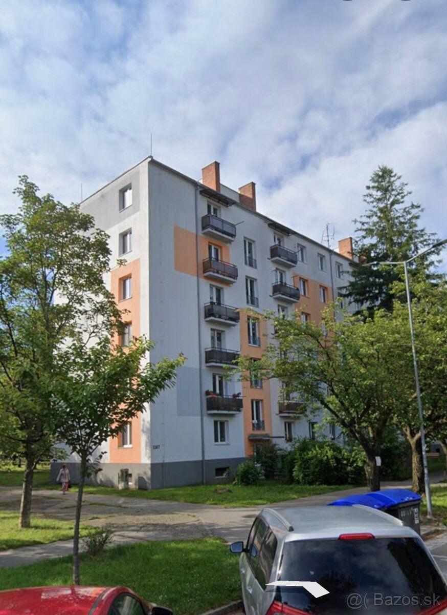 Vo výhradnom zastúpení majiteľa ponúkam na predaj 3-izbový b