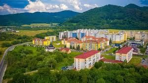 Mám na predaj 3 izbový byt v blízkosti centra mesta. Byt má 