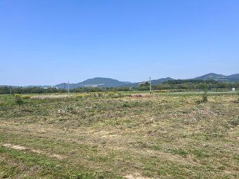 Na predaj pozemok – Strečno (545 m²)V lokalite planovanej vy