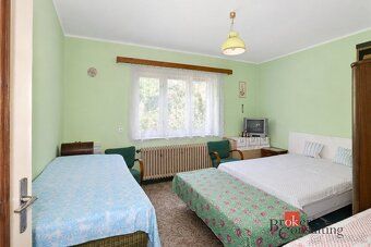 Ponúkame na predaj starší rodinný dom s pozemkom, humnom, ho