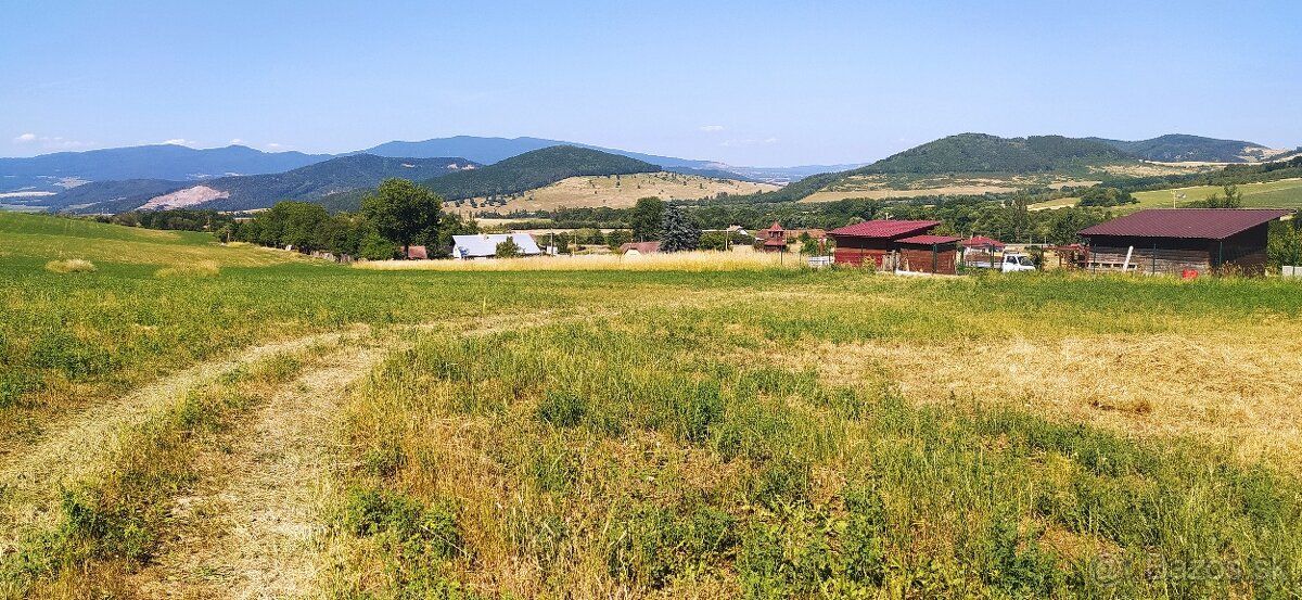 Predám veľký pozemok na Slatinských Lazoch, dobrá dostupnosť