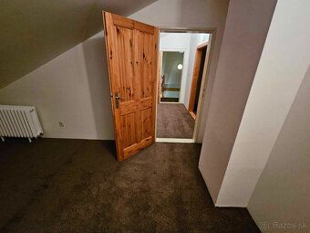 Na prenájom priestranný dom s celkovou výmerou 164 m + priam