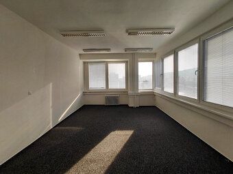 Prenajmeme klimatizovanú dvoj kanceláriu v Bratislave na Rač