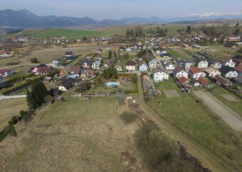 Ponúkam na predaj stavebný pozemok o výmere 1518 m2 v obci L