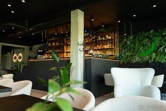 Odstúpim plne zabehnutý shisha bar s pravidelnou a stálou kl
