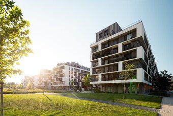 Mucha Estate ponúka na predaj svetlý 1-izbový byt s balkónom