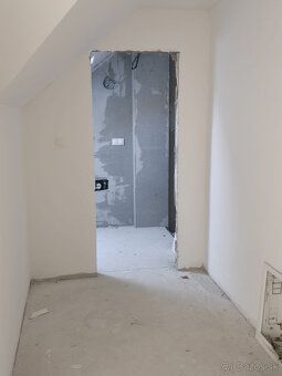 Predám 2 izbový byt v centre - Kapitulská ulica výmera 60m2.