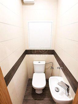 TUreality ponúkajú priestranný 3 izbový byt s loggiou a trom