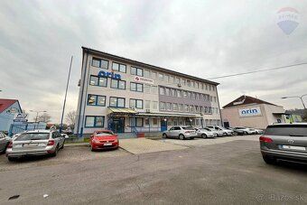 Realitná kancelária RE/MAX ponúka na prenájom komerčný pries