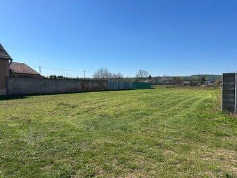 Na predaj stavebný pozemok v obci Belince:
Rozloha: 1354 m²
