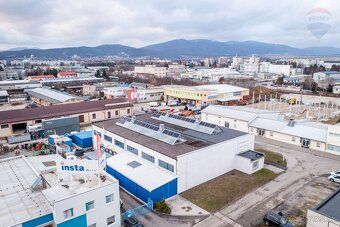 Ponúkame na prenájom časť haly výrobná/skladová hala (1/2 z 