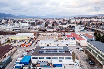 Ponúkame na prenájom časť haly výrobná/skladová hala (1/2 z 